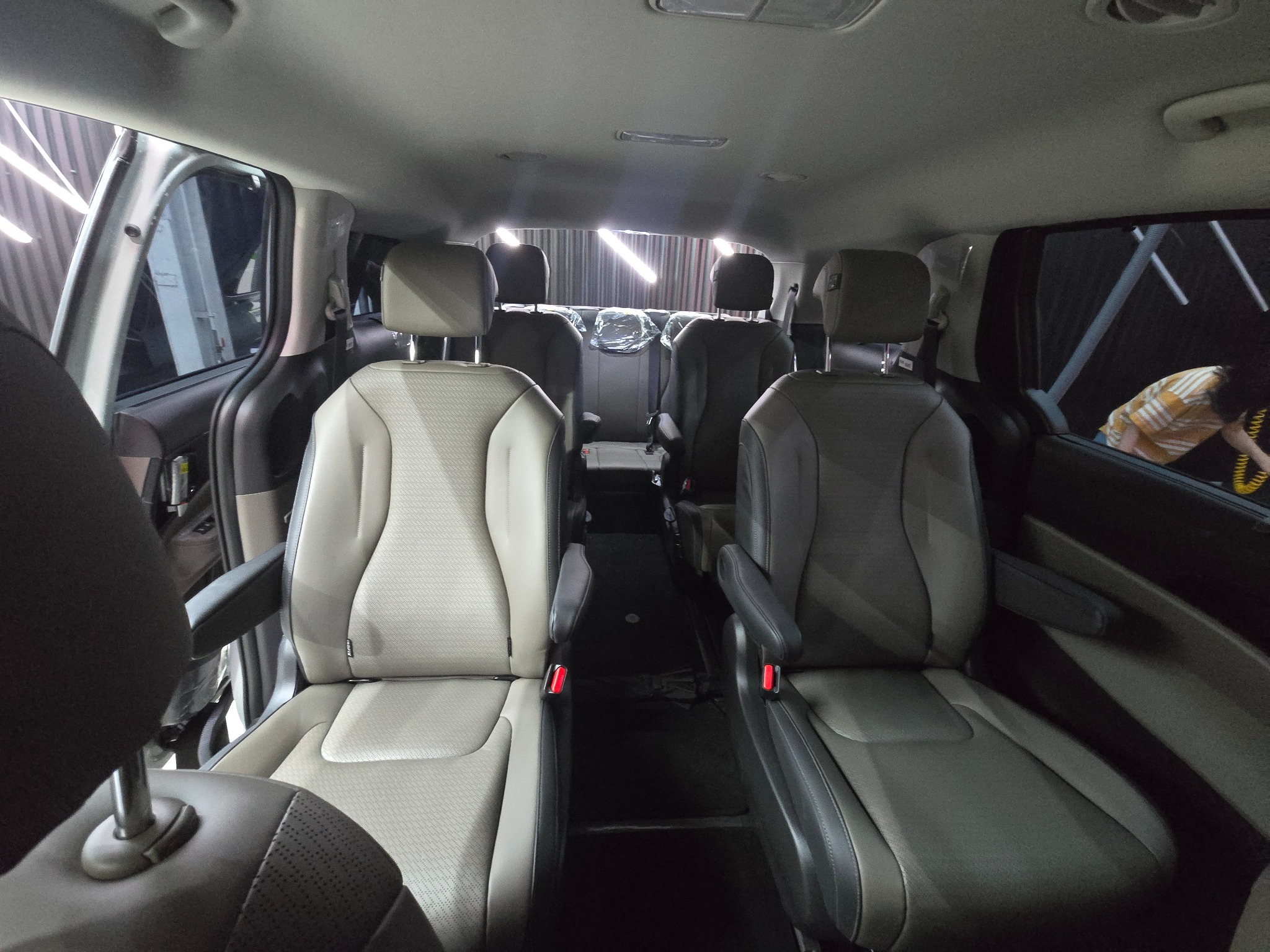 高级VAN interior